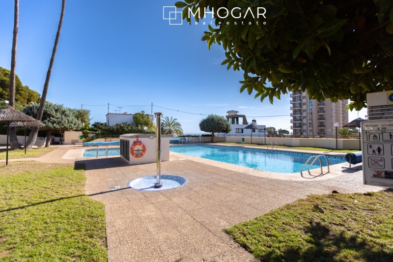 Apartamento con vistas al mar en venta, unicado a tan solo unos pasos de la Cala de La Calalga, Calpe! 